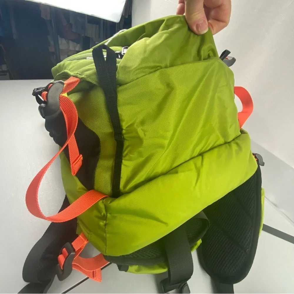 TOPI Outdoor Adventure Green Multi-Compartment Rugged Hiking Backpack Bag
